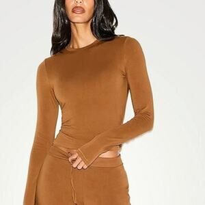 SKIMS Cotton Jersey Long Sleeve Top Chai XS | Brown Fitted Stretch Tee